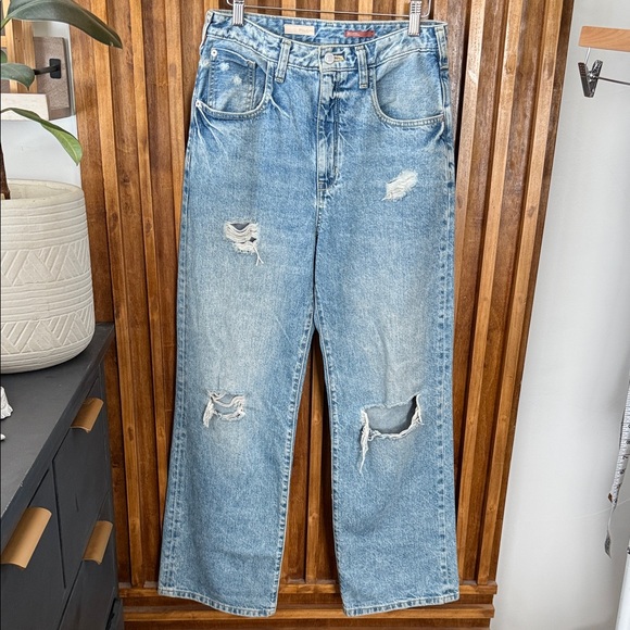 Anthropologie X Pilcro Joey High Rise Relaxed Jeans. Size 27 - Picture 2 of 7